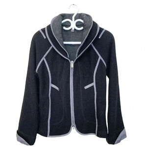 Spanner gorgeous jacket/sweater, black w gray trim 2 way zipper, 2 front pockets